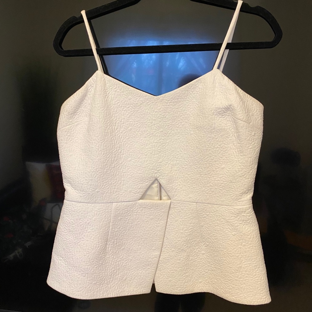RW&Co peekaboo top - Picture 5 of 15